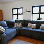 דירה Four Bedroom House By Travel Lets Short Term Agency Donegal With Free Wifi *
