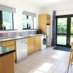 דירה Four Bedroom House By Travel Lets Short Term Agency Donegal With Free Wifi לטרקני