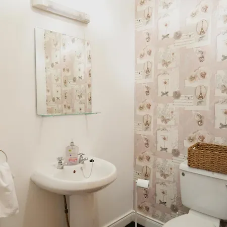 Apartman Four Bedroom House By Travel Lets Short Term Agency Donegal With Free Wifi