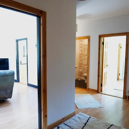 Apartman Four Bedroom House By Travel Lets Short Term Agency Donegal With Free Wifi *
