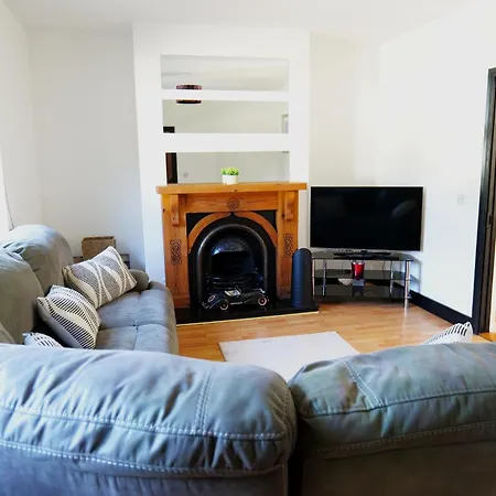 Four Bedroom House By Travel Lets Short Term Agency Donegal With Free Wifi Apartman