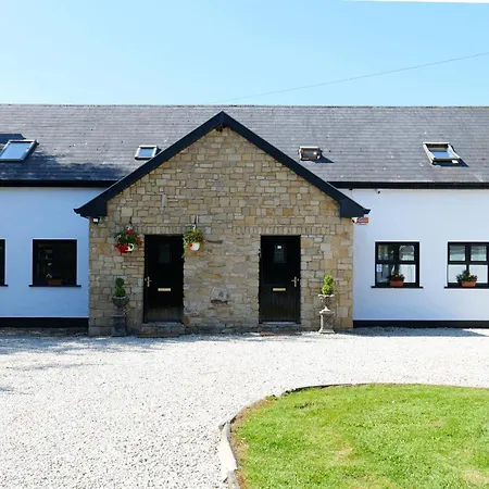 Four Bedroom House By Travel Lets Short Term Agency Donegal With Free Wifi *