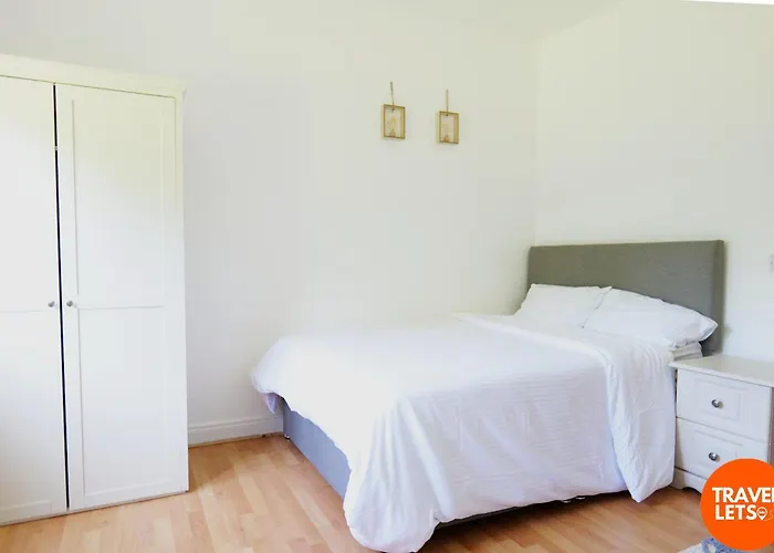 4Br House By Travel Lets Short Term Rental Agency Donegal With Free Wifi *