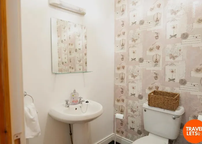 아파트 4Br House By Travel Lets Short Term Rental Agency Donegal With Free Wifi