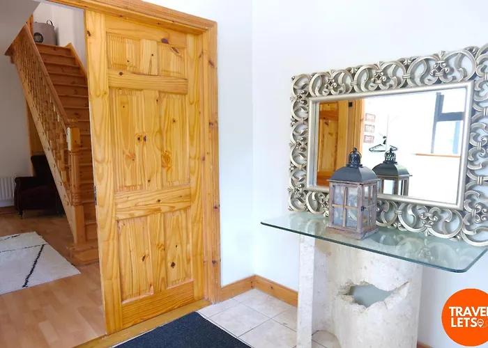 아파트 4Br House By Travel Lets Short Term Rental Agency Donegal With Free Wifi 레터케니