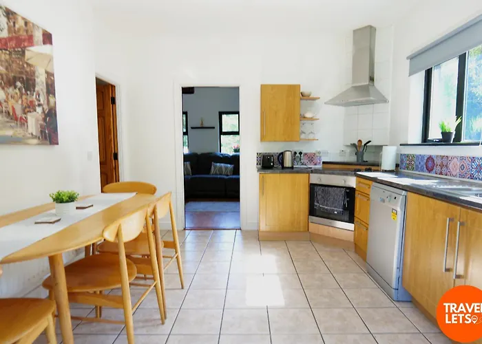 4Br House By Travel Lets Short Term Rental Agency Donegal With Free Wifi *