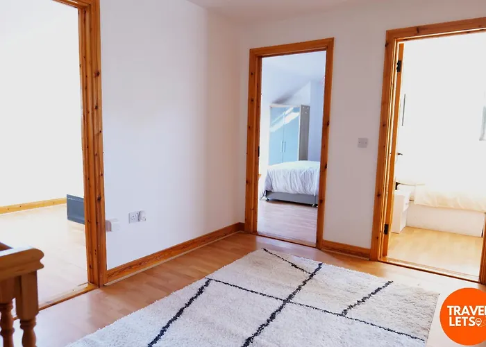 아파트 4Br House By Travel Lets Short Term Rental Agency Donegal With Free Wifi